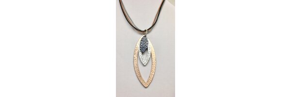 Fashionable Leather Necklaces