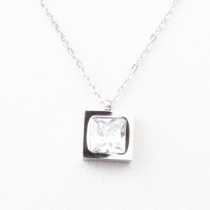 Stainless steel necklace with pendant with crystal stone