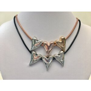 Venture necklace with 3 hearts, length 46cm