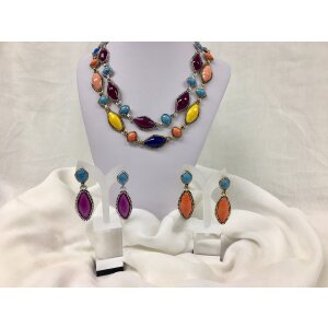 Necklace with colorful oval links