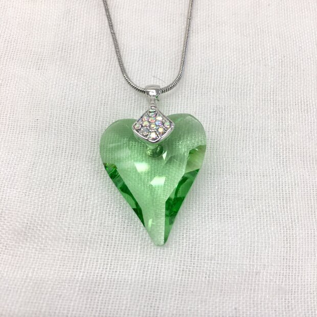 Necklace with crystal heart pendant, length 48cm Light green