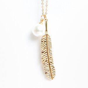 Fine stainless steel necklace with feather and pearl...