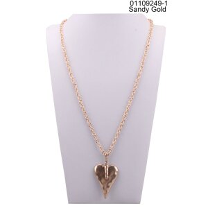 Long necklace with heart