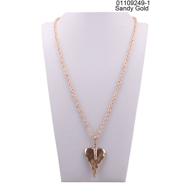 Long necklace with heart gold