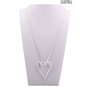 Long chain with heart pendant