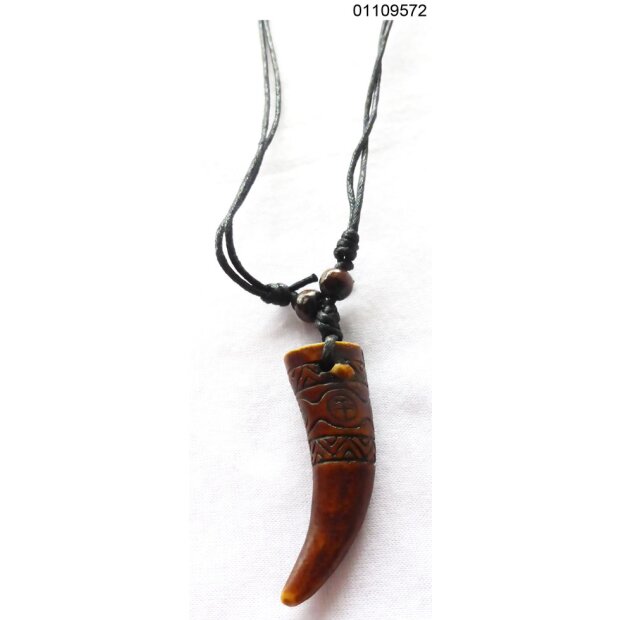 Unisex leather necklace with pendant