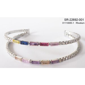 Bracelet with different coloured gemstomes and crystal stones