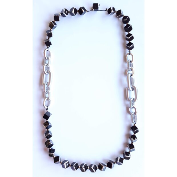 Necklace with large silver links and cube shaped beads, grey