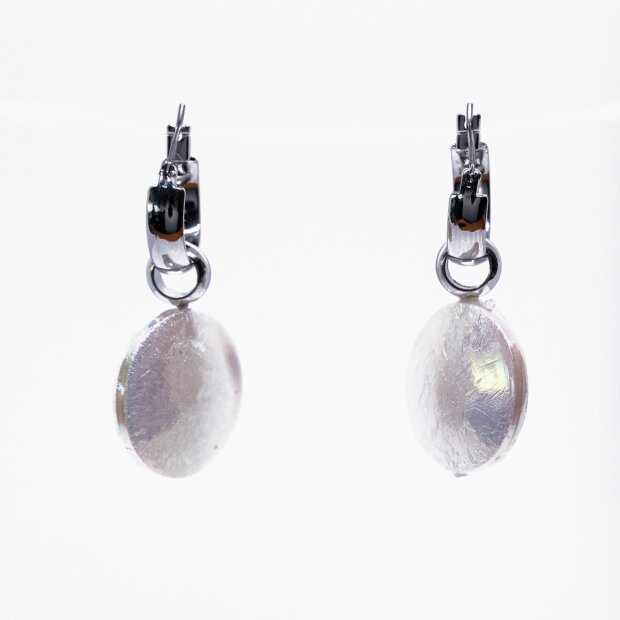Earrings with round pendamt