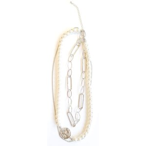 Necklace with pearls and round perndant