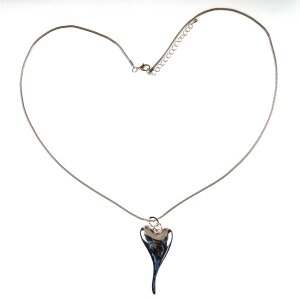 Long necklace with heart pendant, shiny silver