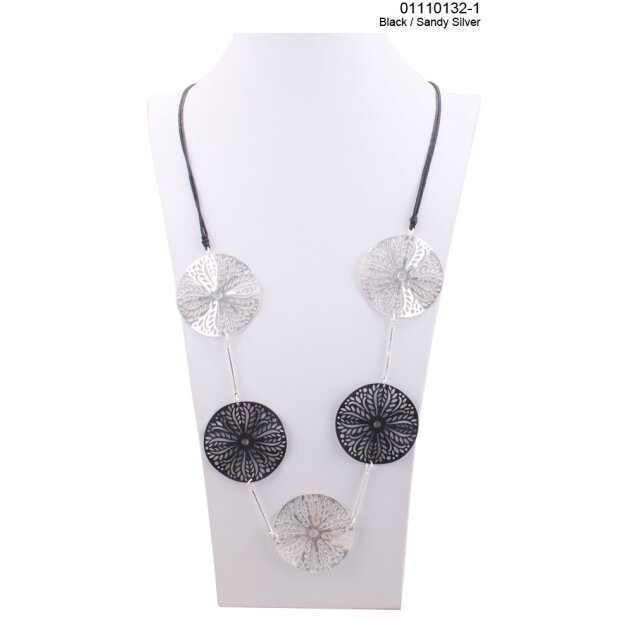 Fashionable long necklace with large round pendants black