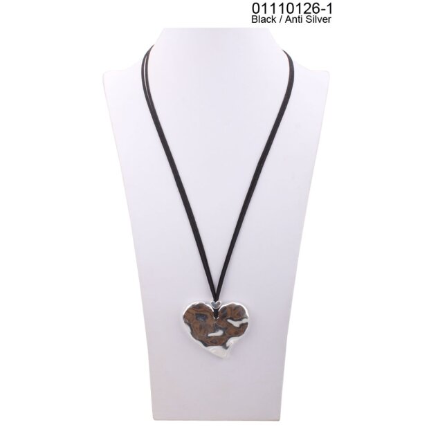 Long necklace with heart pendant silver