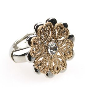 Ring with flower pattern gold