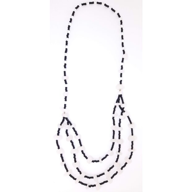 Necklace with white gemstones and glass pearls