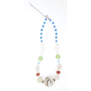 Necklace with gemstones and glass pearls