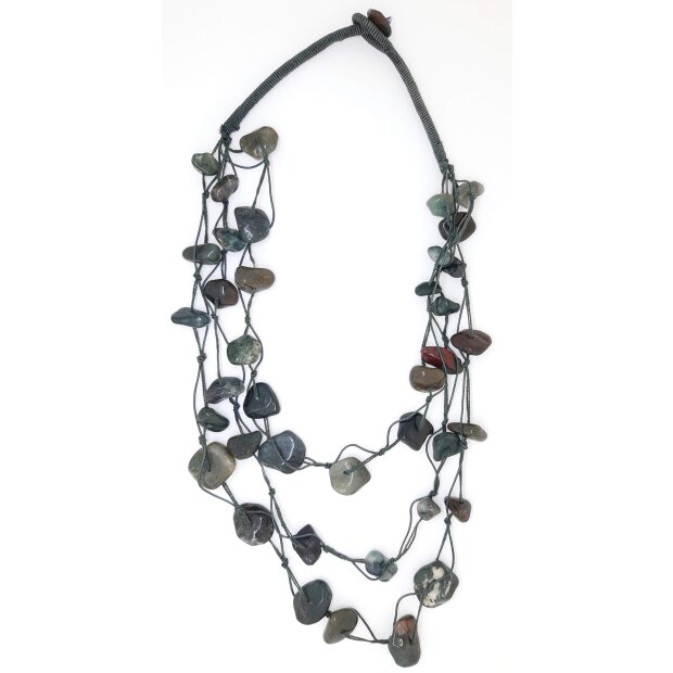 Necklace with gemstones green