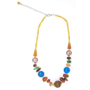 Necklace with dofferent coloured gemstones