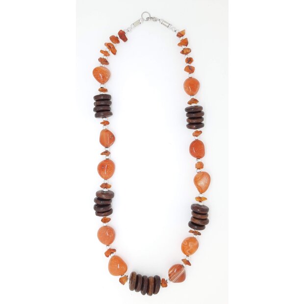 Necklace with orange gemstones and wooden elements