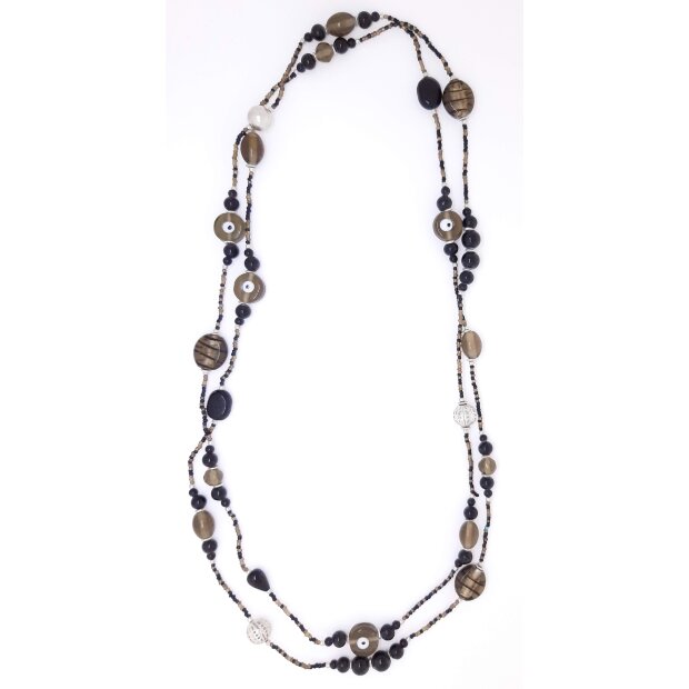 Long necklace with artificial pearls and glass pearls black