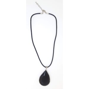 Necklace with drop shaped pendant