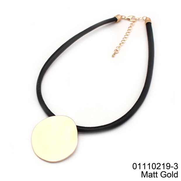 Necklace with round pendant matt gold